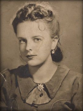 File:Alex Hartman wife.png
